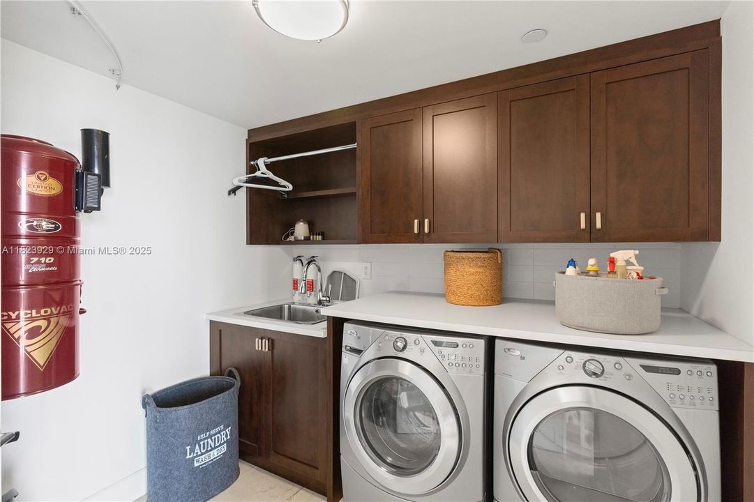 待售: $1,450,000 (3 贝兹, 3 浴室, 2200 平方英尺)