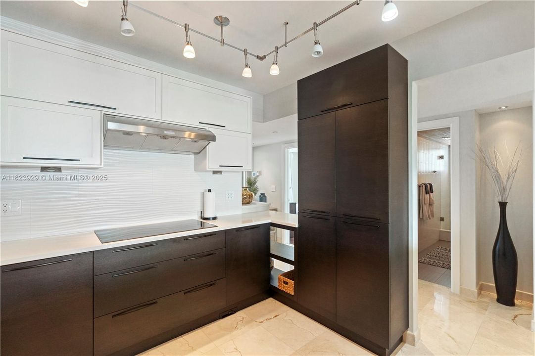 待售: $1,450,000 (3 贝兹, 3 浴室, 2200 平方英尺)