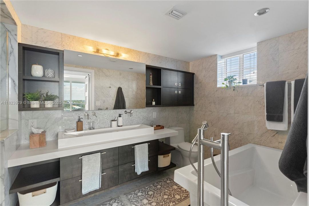 待售: $1,450,000 (3 贝兹, 3 浴室, 2200 平方英尺)