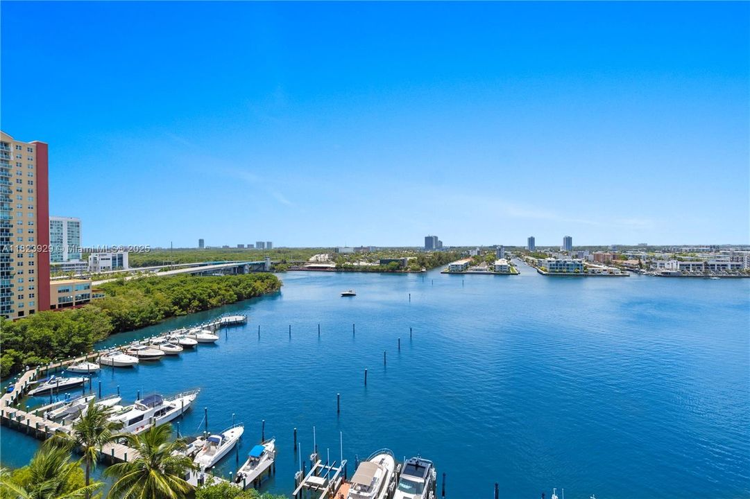 待售: $1,450,000 (3 贝兹, 3 浴室, 2200 平方英尺)