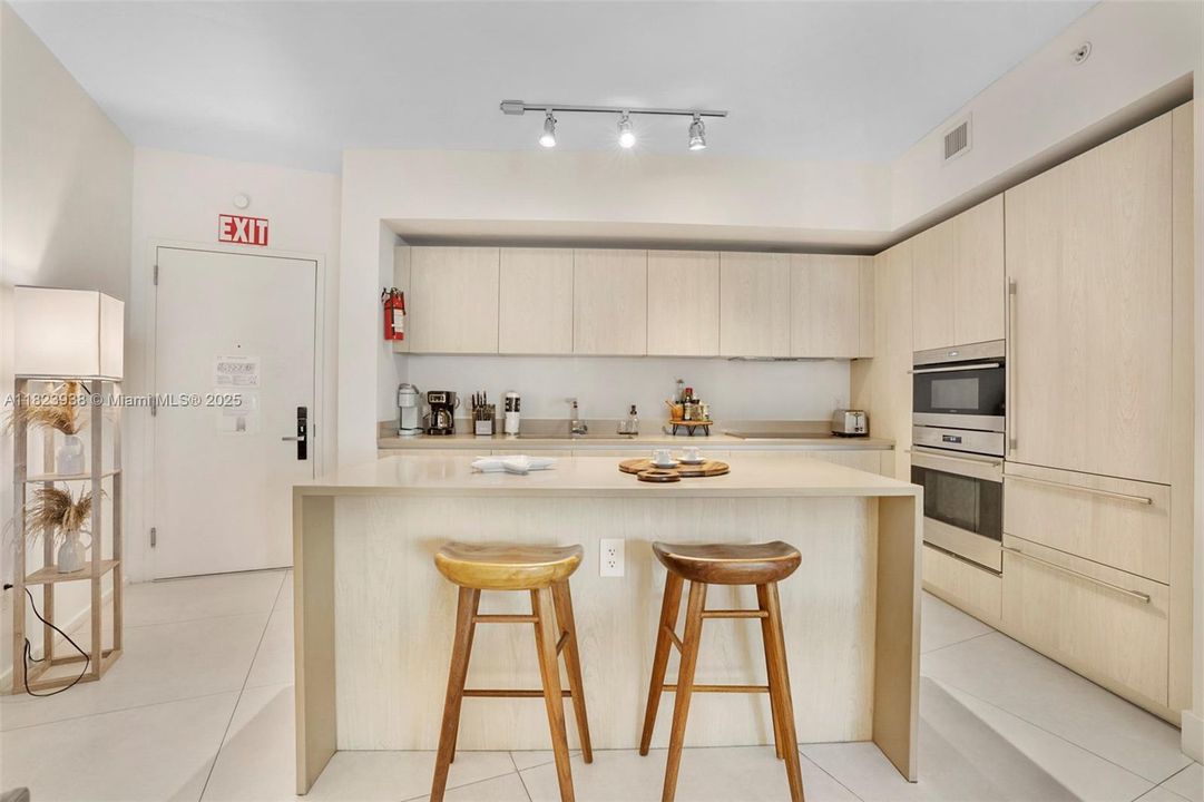 最近售出: $620,000 (1 贝兹, 1 浴室, 841 平方英尺)