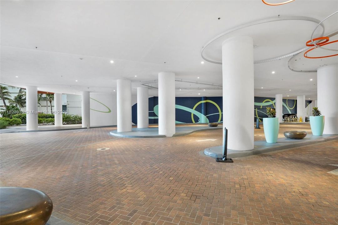 最近售出: $620,000 (1 贝兹, 1 浴室, 841 平方英尺)