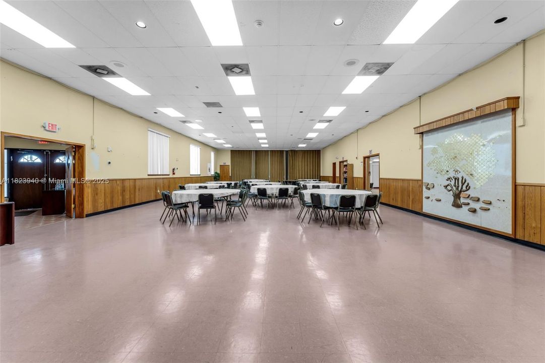 view of foyer/ additional space WHEN accordions are open