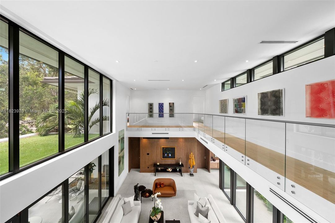 合同活跃: $8,900,000 (7 贝兹, 7 浴室, 7184 平方英尺)