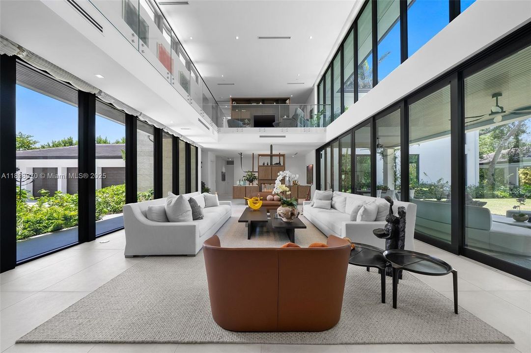 合同活跃: $8,900,000 (7 贝兹, 7 浴室, 7184 平方英尺)