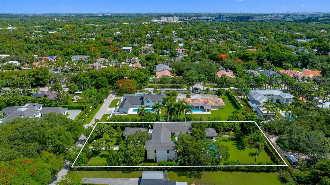 合同活跃: $8,900,000 (7 贝兹, 7 浴室, 7184 平方英尺)