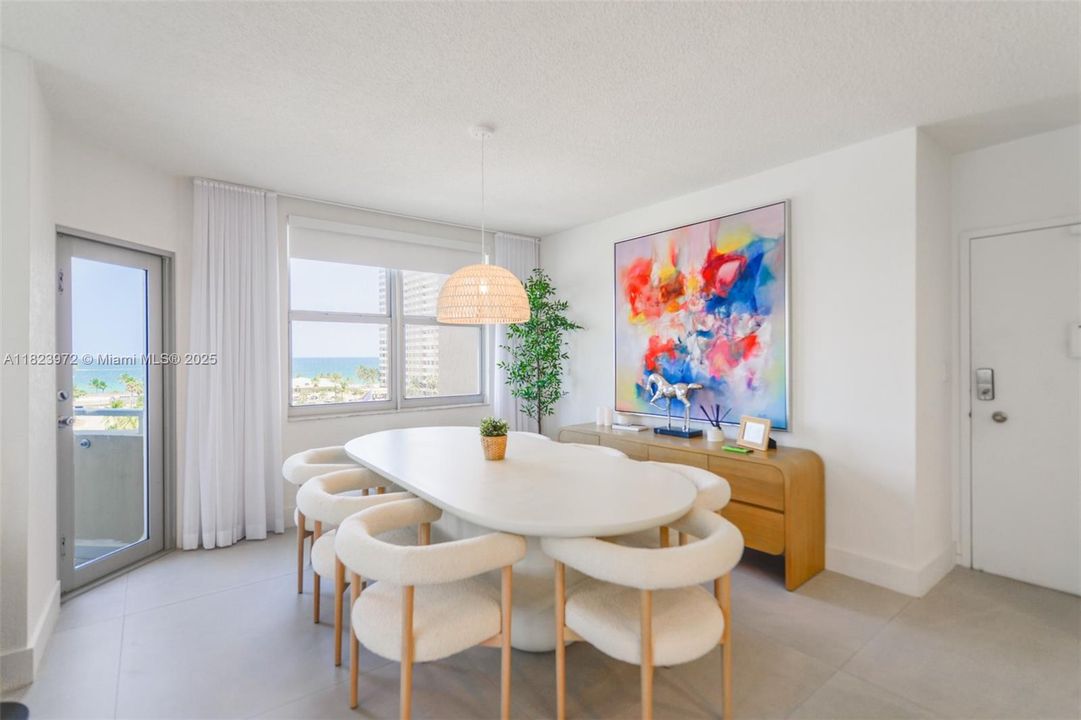 合同活跃: $548,900 (2 贝兹, 2 浴室, 1275 平方英尺)