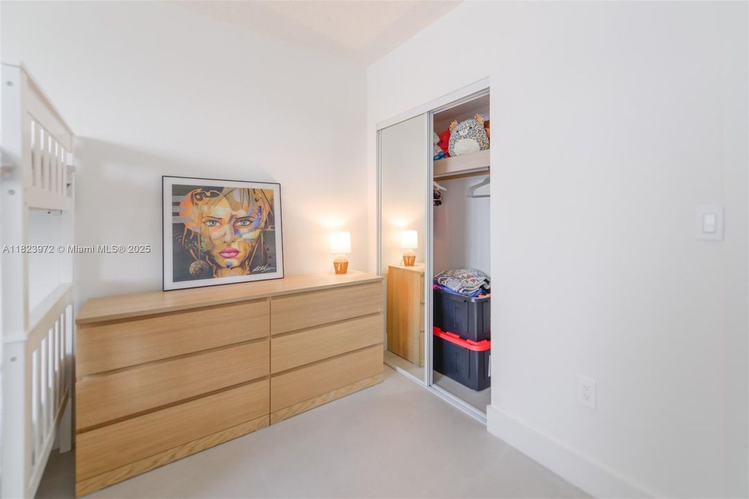 合同活跃: $548,900 (2 贝兹, 2 浴室, 1275 平方英尺)