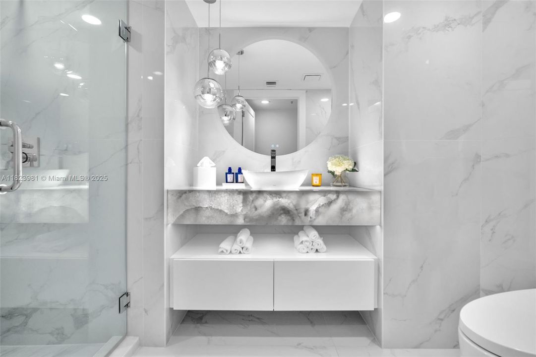 Recently Sold: $1,575,000 (2 beds, 3 baths, 2129 Square Feet)