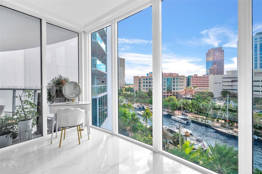 Recently Sold: $1,575,000 (2 beds, 3 baths, 2129 Square Feet)
