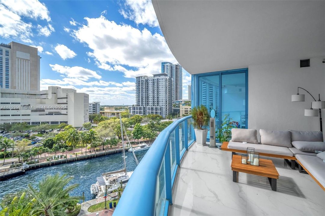 Recently Sold: $1,575,000 (2 beds, 3 baths, 2129 Square Feet)
