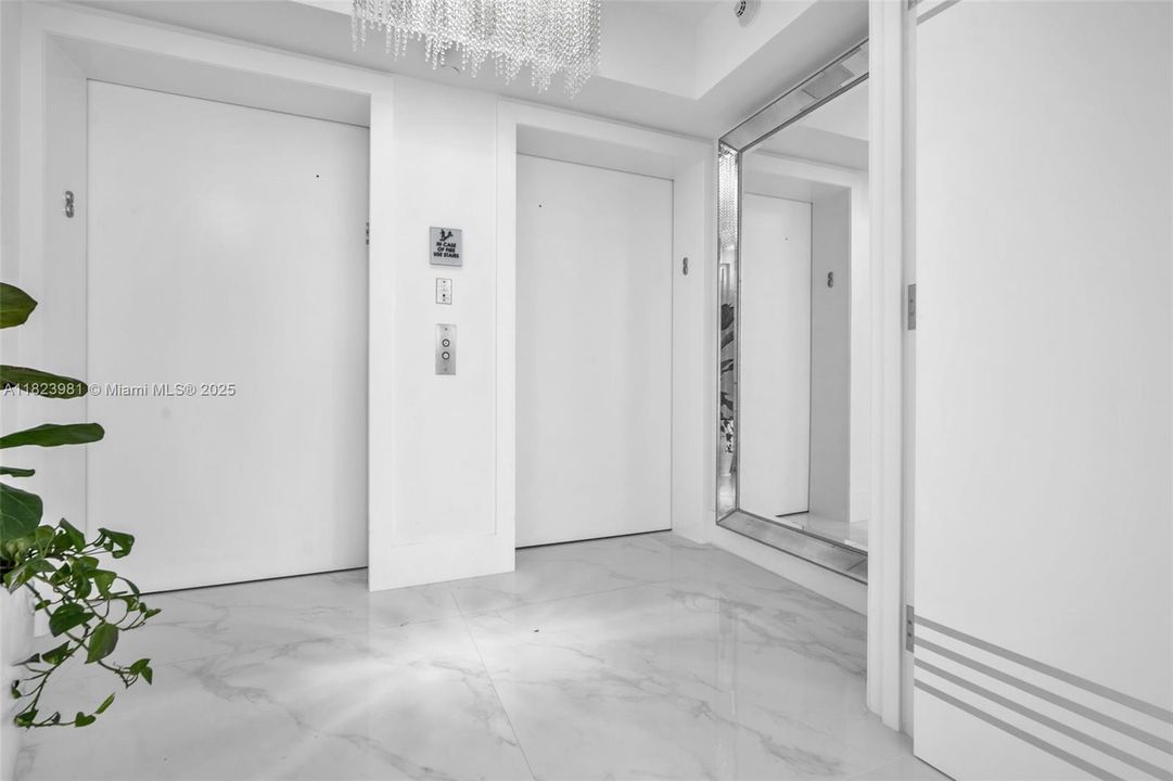 Recently Sold: $1,575,000 (2 beds, 3 baths, 2129 Square Feet)