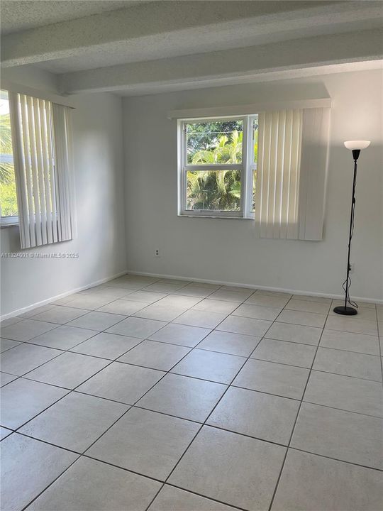 Recently Rented: $2,200 (2 beds, 2 baths, 1155 Square Feet)