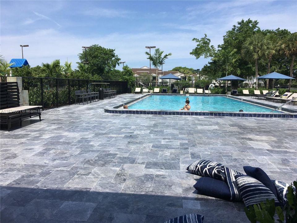 Recently Rented: $2,200 (2 beds, 2 baths, 1155 Square Feet)