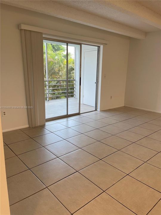 Recently Rented: $2,200 (2 beds, 2 baths, 1155 Square Feet)