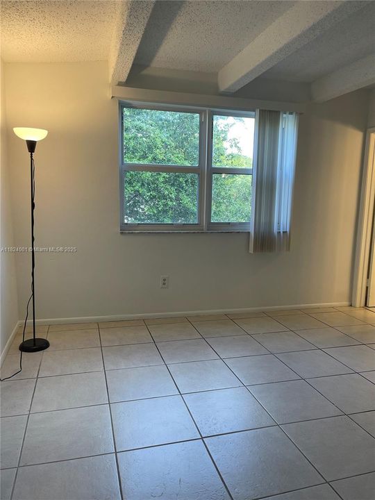 Recently Rented: $2,200 (2 beds, 2 baths, 1155 Square Feet)