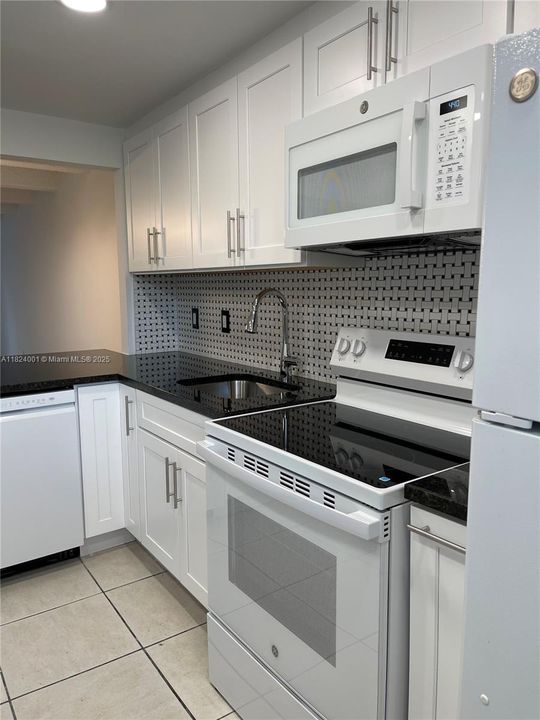 Recently Rented: $2,200 (2 beds, 2 baths, 1155 Square Feet)