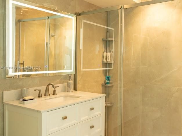 待售: $499,000 (1 贝兹, 1 浴室, 696 平方英尺)