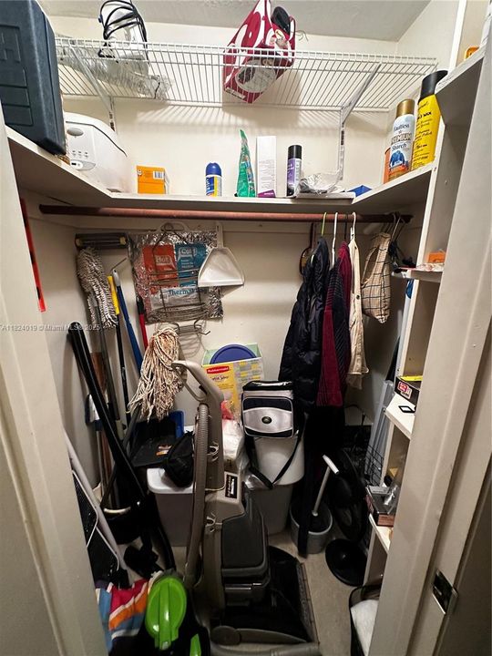 На продажу: $114,999 (1 спален, 1 ванн, 600 Квадратных фут)