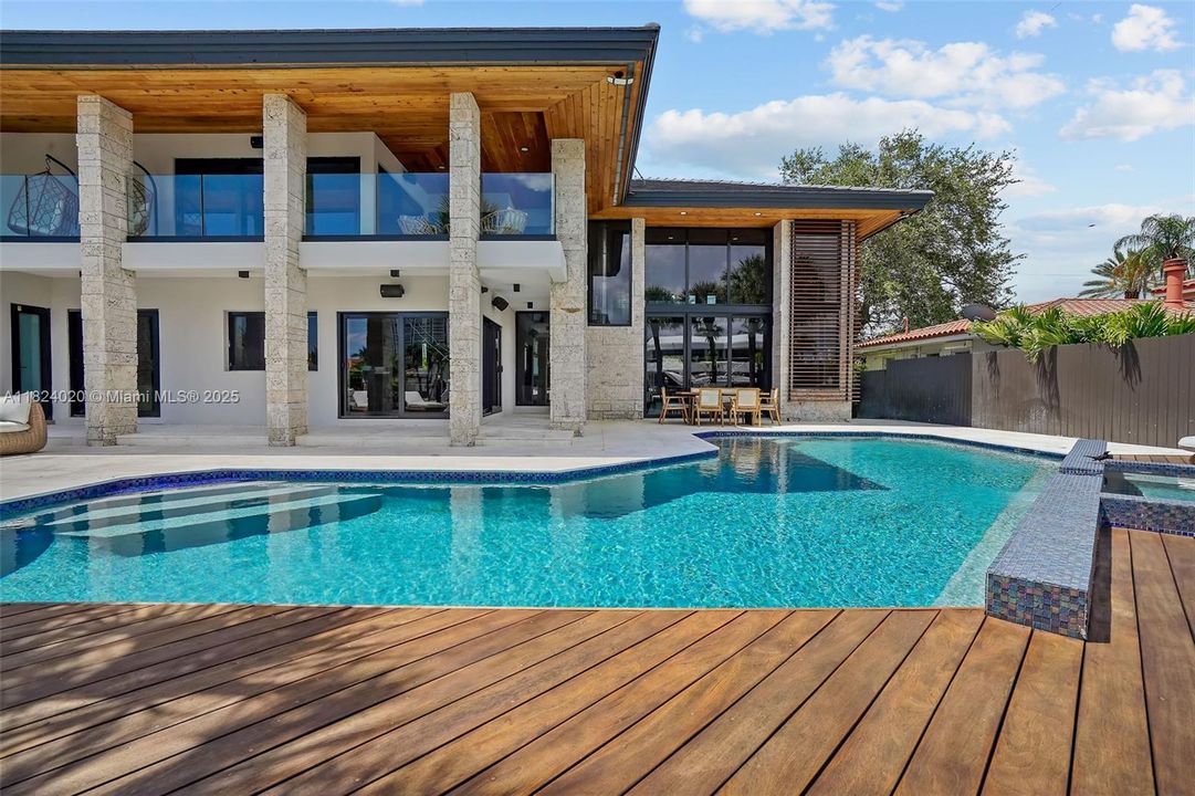 Recently Rented: $44,000 (5 beds, 6 baths, 3955 Square Feet)