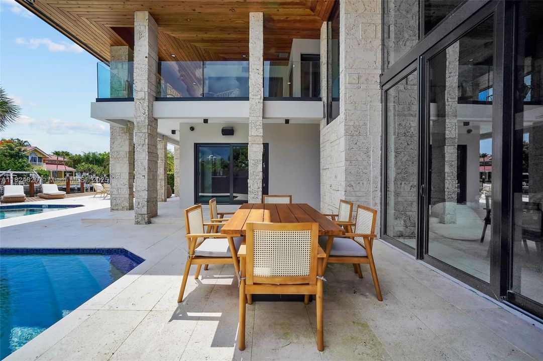 Recently Rented: $44,000 (5 beds, 6 baths, 3955 Square Feet)