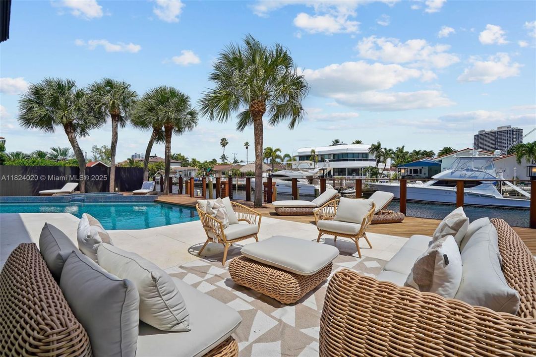 Recently Rented: $44,000 (5 beds, 6 baths, 3955 Square Feet)