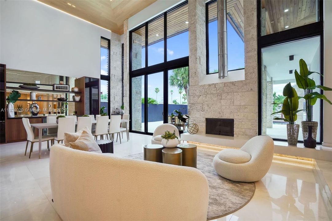 Recently Rented: $44,000 (5 beds, 6 baths, 3955 Square Feet)