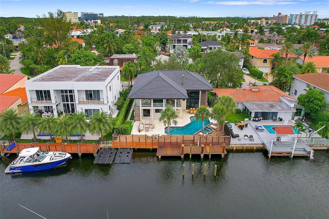 Recently Rented: $44,000 (5 beds, 6 baths, 3955 Square Feet)