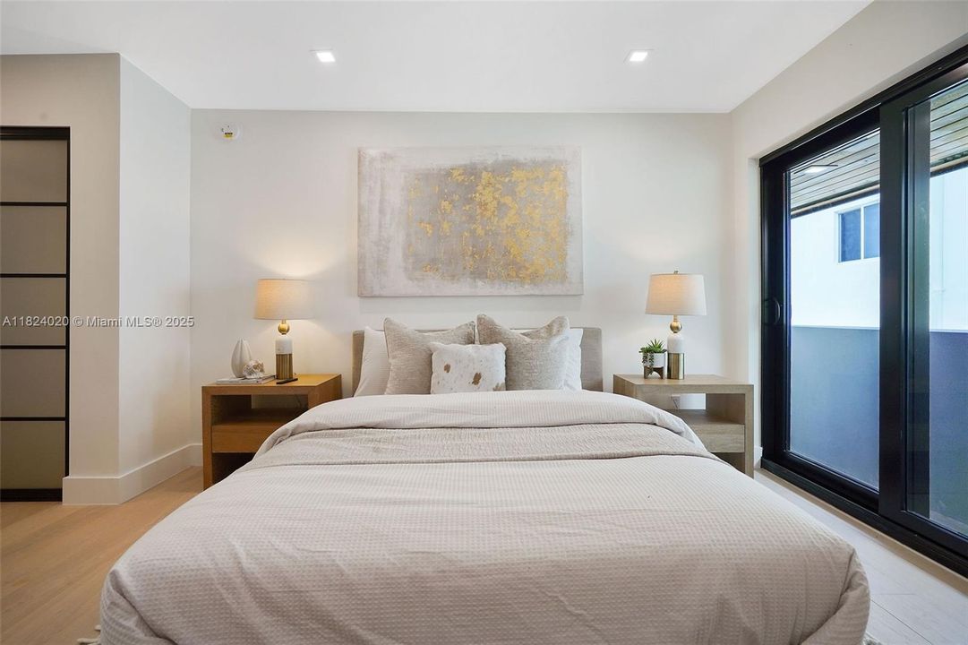 Recently Rented: $44,000 (5 beds, 6 baths, 3955 Square Feet)