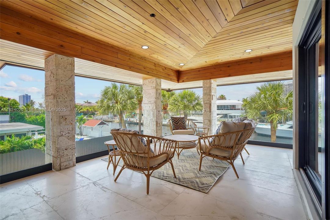 Recently Rented: $44,000 (5 beds, 6 baths, 3955 Square Feet)