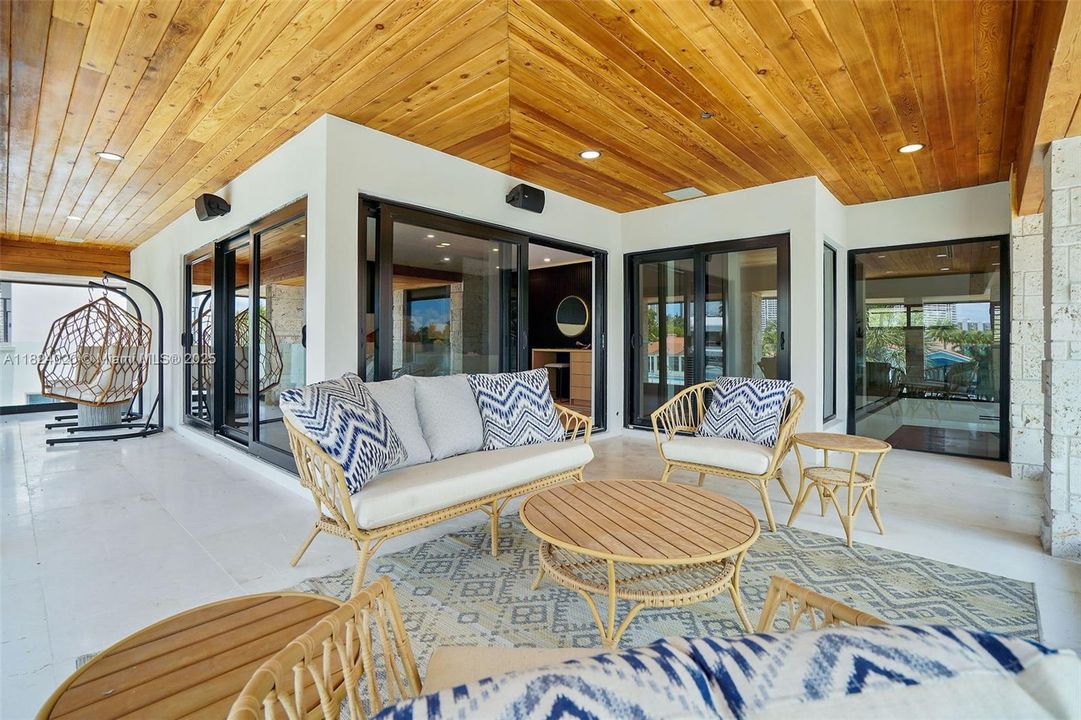 Recently Rented: $44,000 (5 beds, 6 baths, 3955 Square Feet)