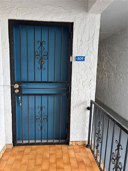 Activo con contrato: $245,000 (2 camas, 2 baños, 1071 Pies cuadrados)