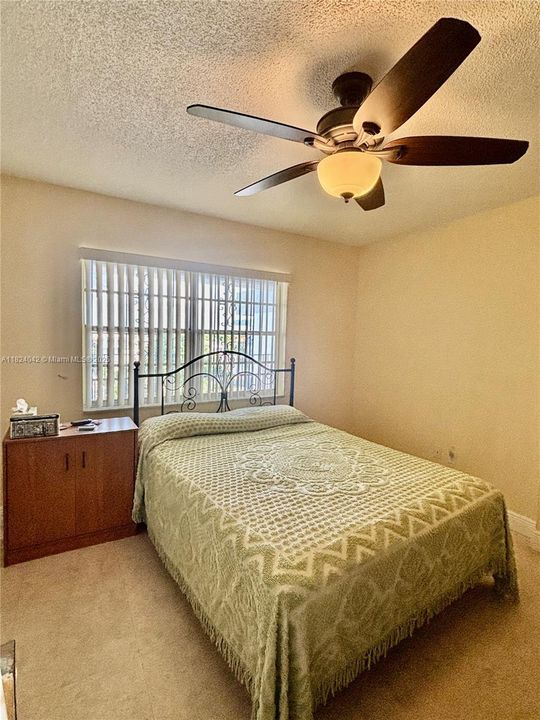 Activo con contrato: $245,000 (2 camas, 2 baños, 1071 Pies cuadrados)