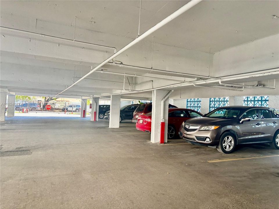 Activo con contrato: $245,000 (2 camas, 2 baños, 1071 Pies cuadrados)