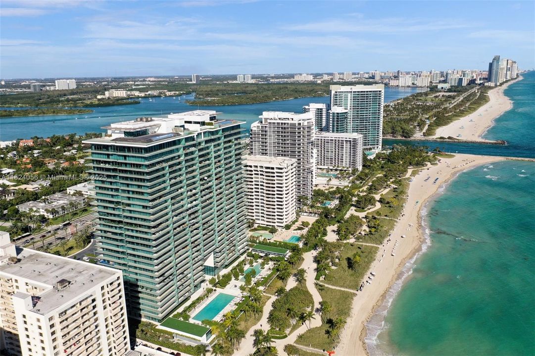 На продажу: $6,100,000 (2 спален, 2 ванн, 2148 Квадратных фут)