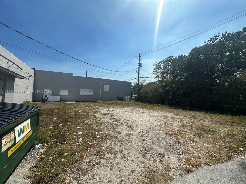 Active With Contract: $6,000 (0 beds, 0 baths, 0 Square Feet)