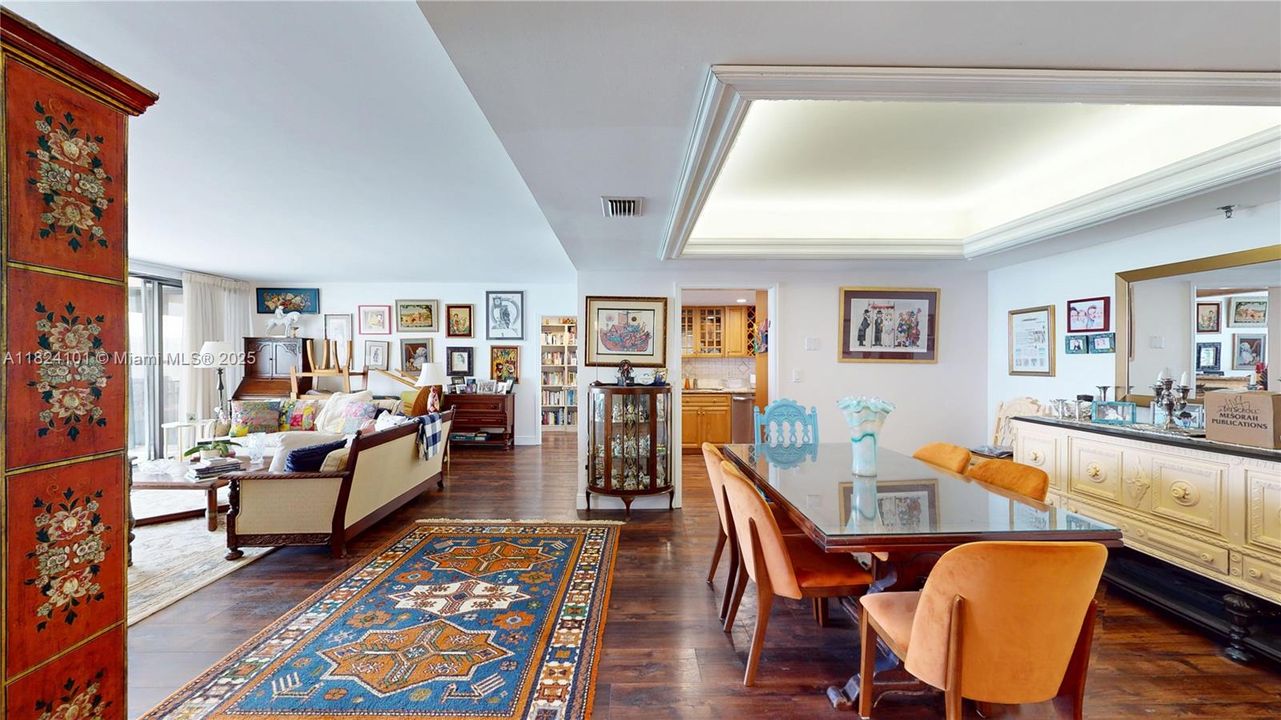 最近售出: $459,000 (2 贝兹, 2 浴室, 1811 平方英尺)