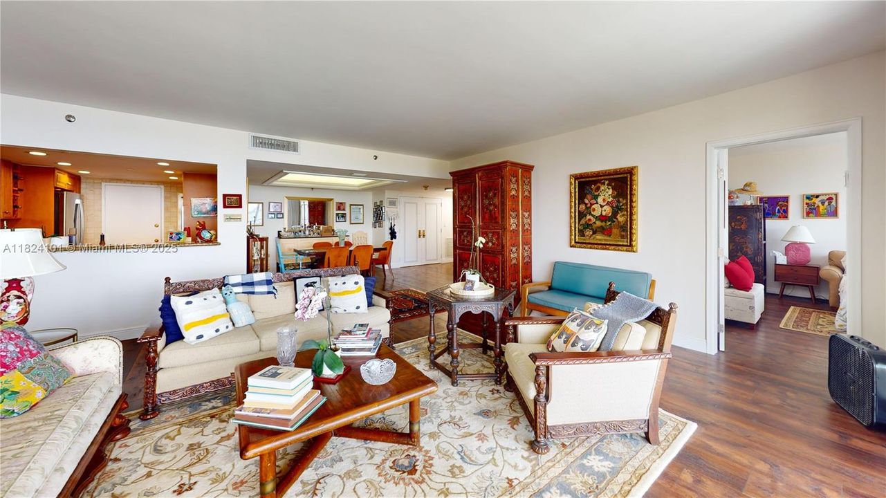 最近售出: $459,000 (2 贝兹, 2 浴室, 1811 平方英尺)