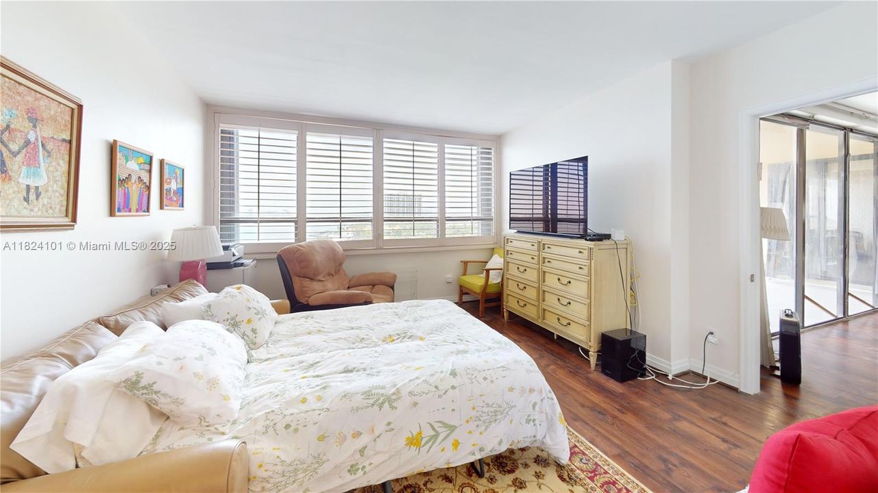 最近售出: $459,000 (2 贝兹, 2 浴室, 1811 平方英尺)