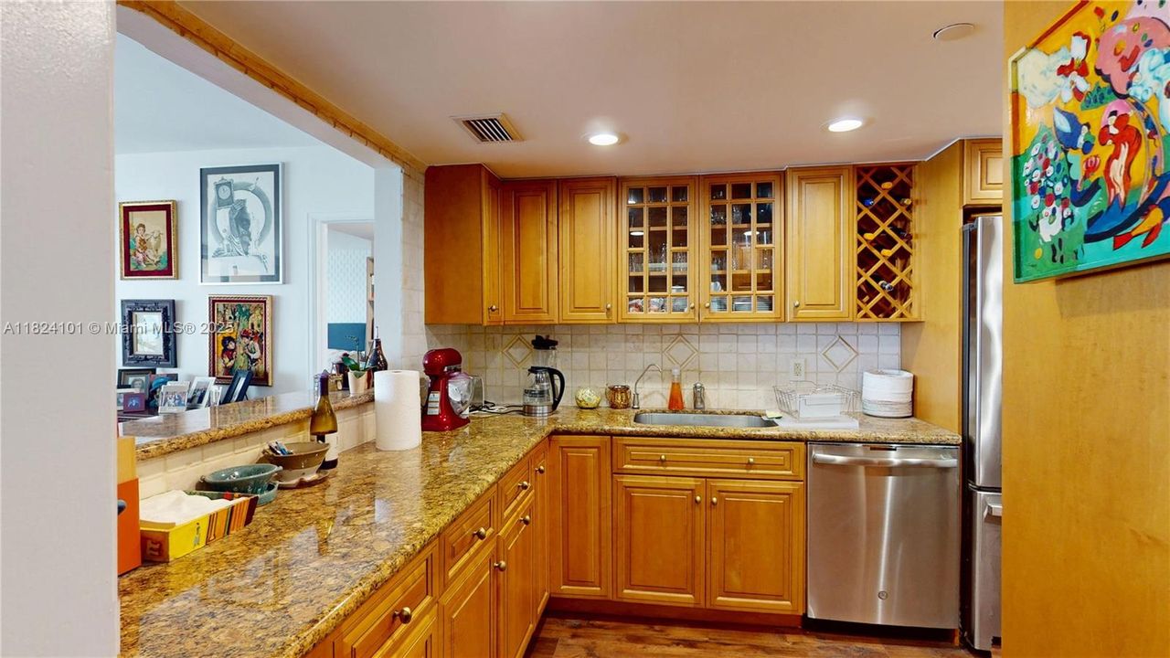 最近售出: $459,000 (2 贝兹, 2 浴室, 1811 平方英尺)