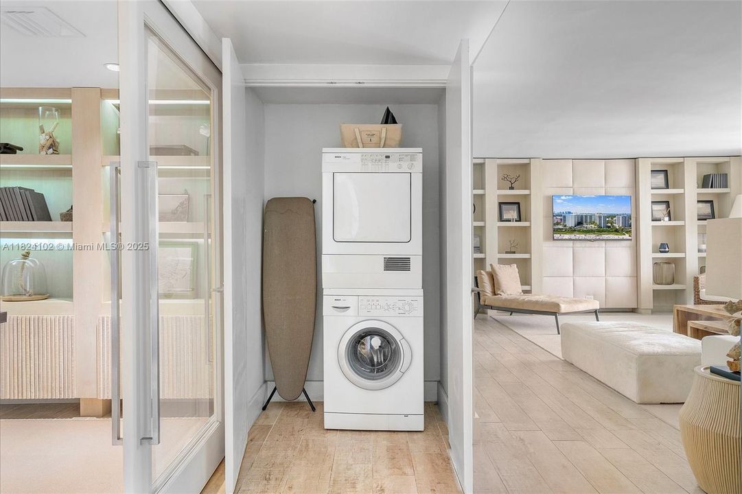 待售: $6,880,223 (3 贝兹, 3 浴室, 2261 平方英尺)