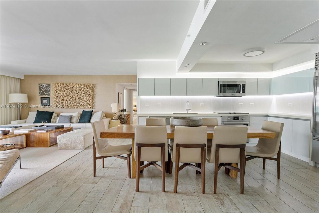 待售: $6,880,223 (3 贝兹, 3 浴室, 2261 平方英尺)