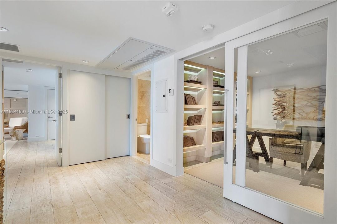 待售: $6,880,223 (3 贝兹, 3 浴室, 2261 平方英尺)