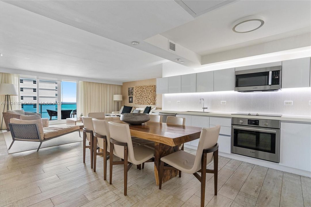 待售: $6,880,223 (3 贝兹, 3 浴室, 2261 平方英尺)