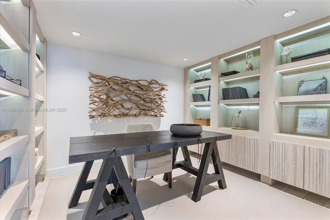 待售: $6,880,223 (3 贝兹, 3 浴室, 2261 平方英尺)