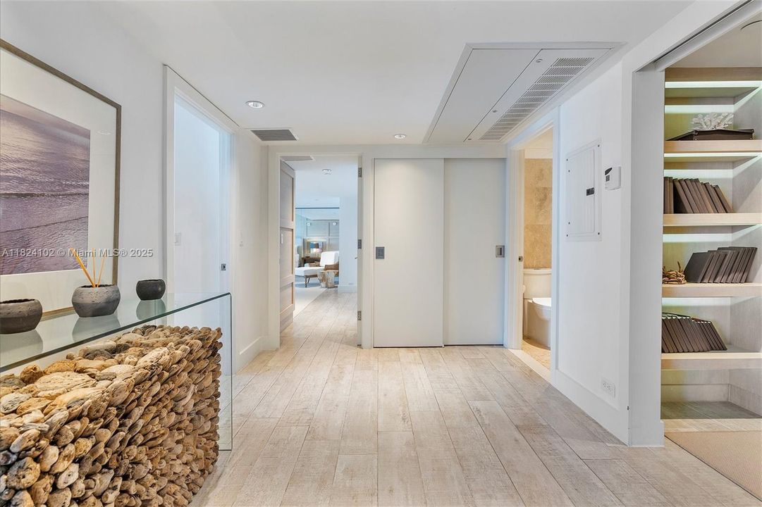 待售: $6,880,223 (3 贝兹, 3 浴室, 2261 平方英尺)