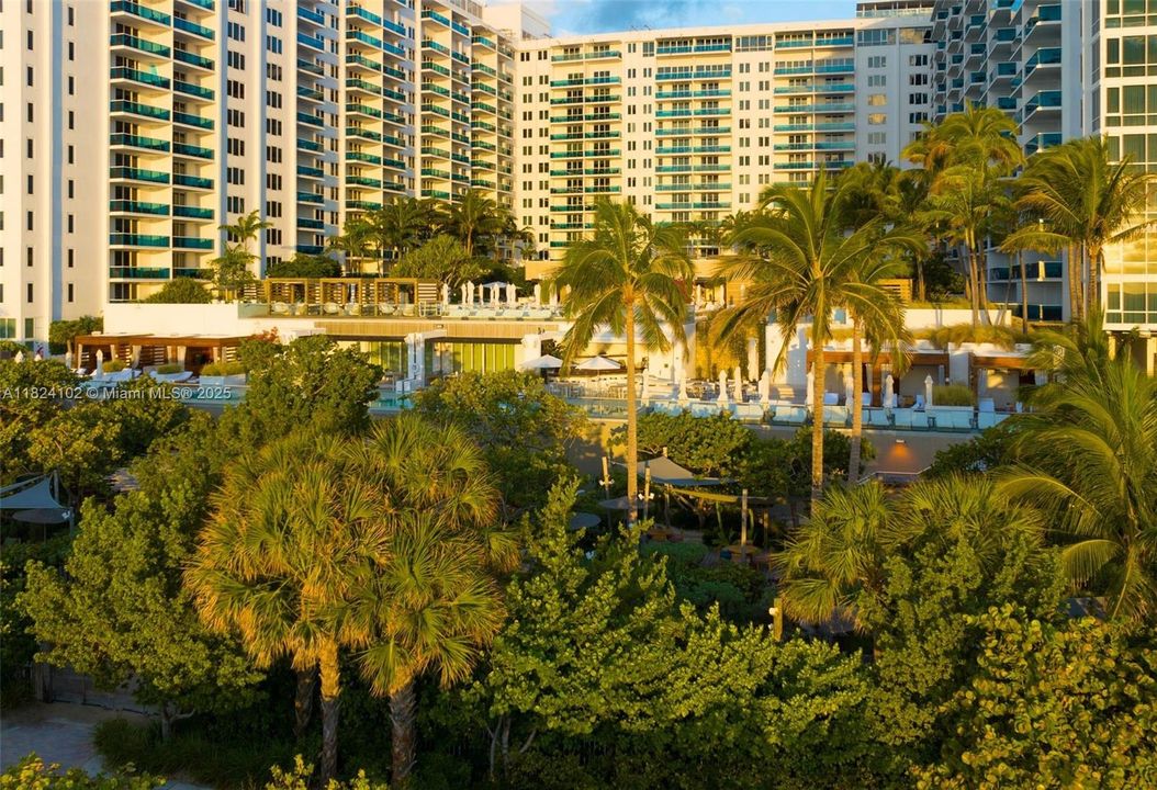 待售: $6,880,223 (3 贝兹, 3 浴室, 2261 平方英尺)