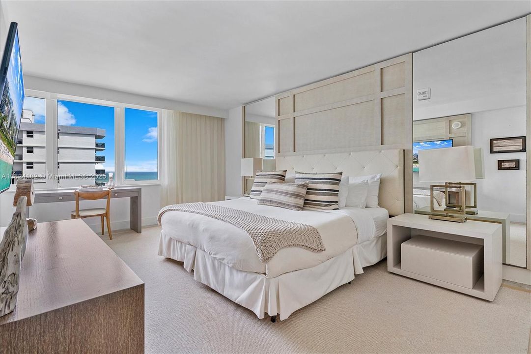 待售: $6,880,223 (3 贝兹, 3 浴室, 2261 平方英尺)