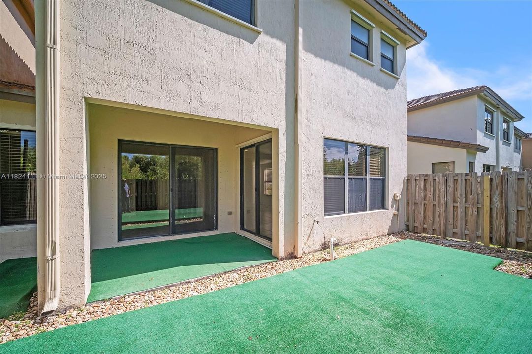 Recently Sold: $485,000 (4 beds, 2 baths, 2201 Square Feet)