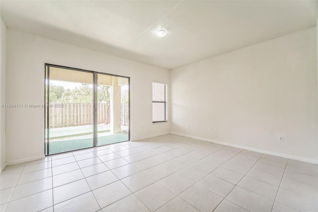 Recently Sold: $485,000 (4 beds, 2 baths, 2201 Square Feet)